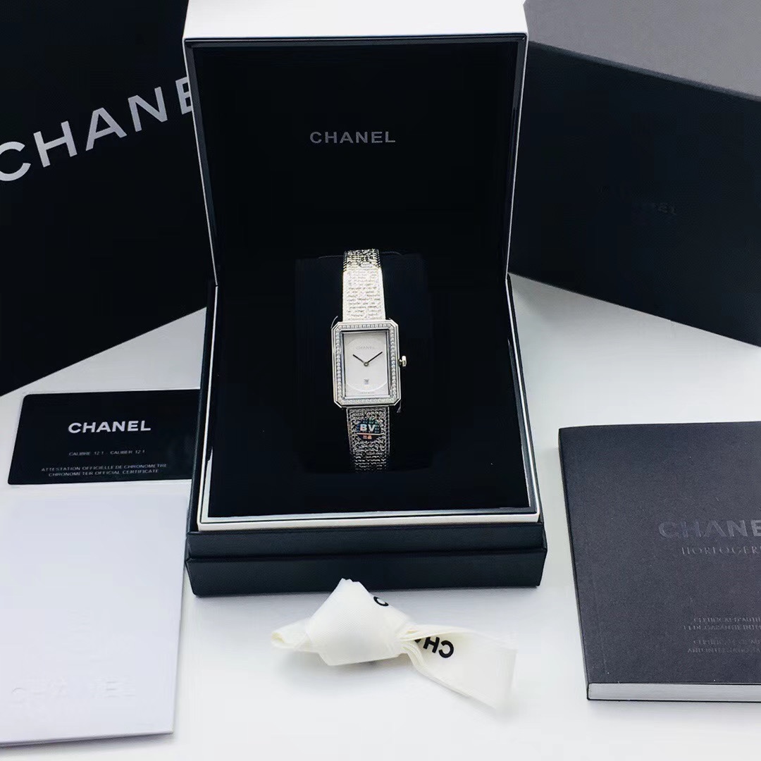 BV | 쿼츠 무브먼트 l26.7X34.6 mm l CHAN** BOY FRIEND H4884