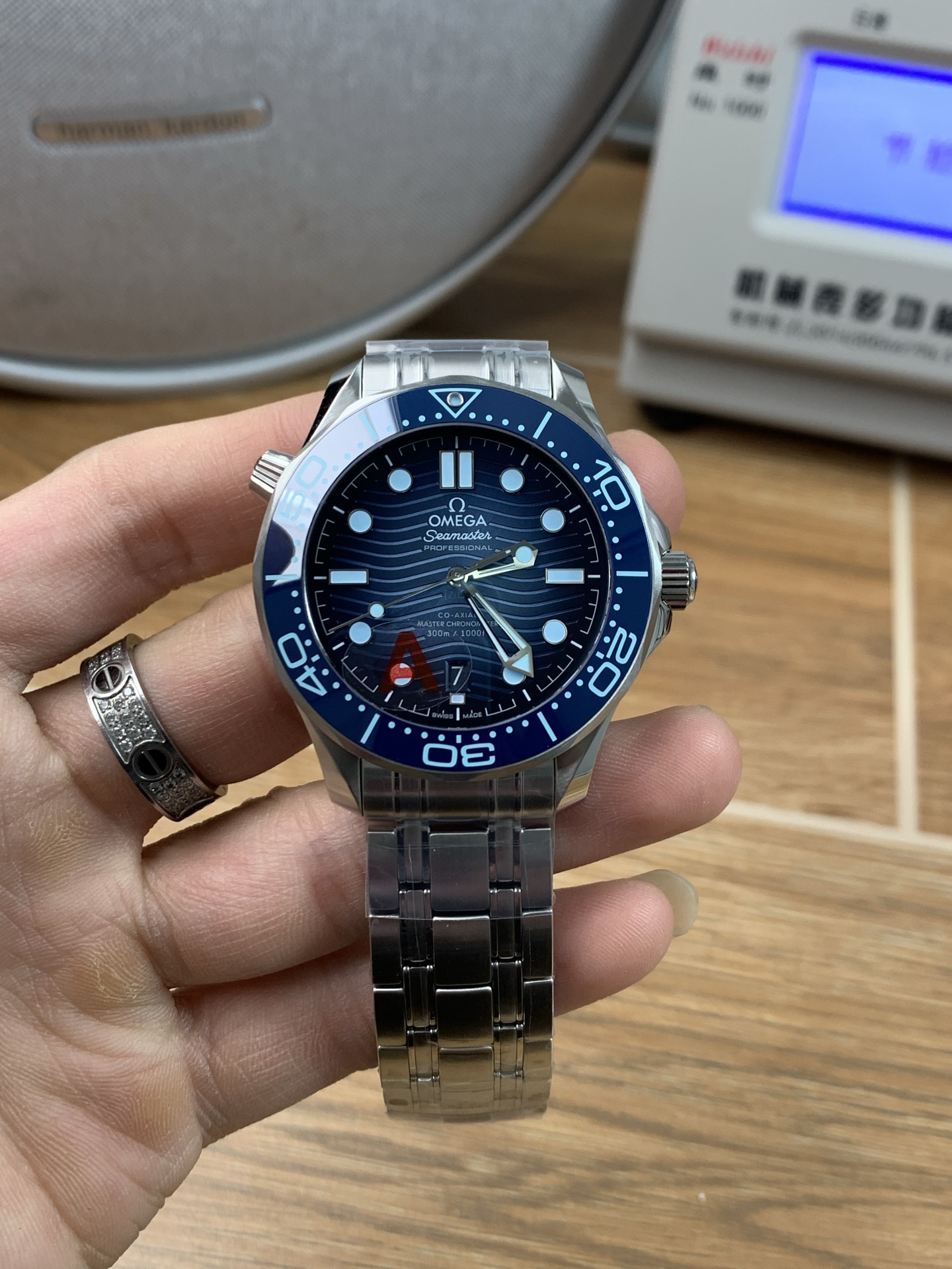 VS | 8800 무브먼트｜42mm l 오메가 씨마스터 다이버 300M  210.30.42.20.03.003