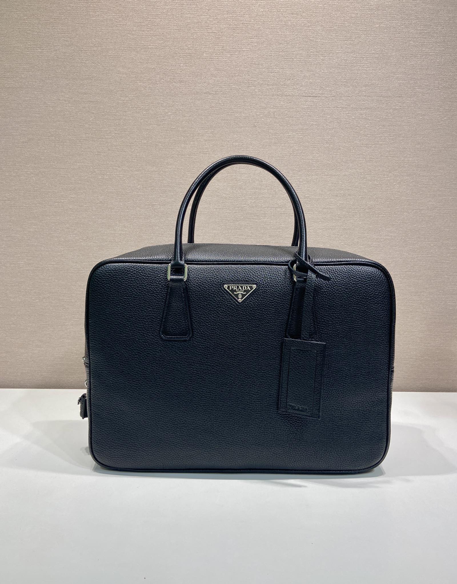 프라다 AW25 브리프케이스 2VE027 40x28x12.5cm