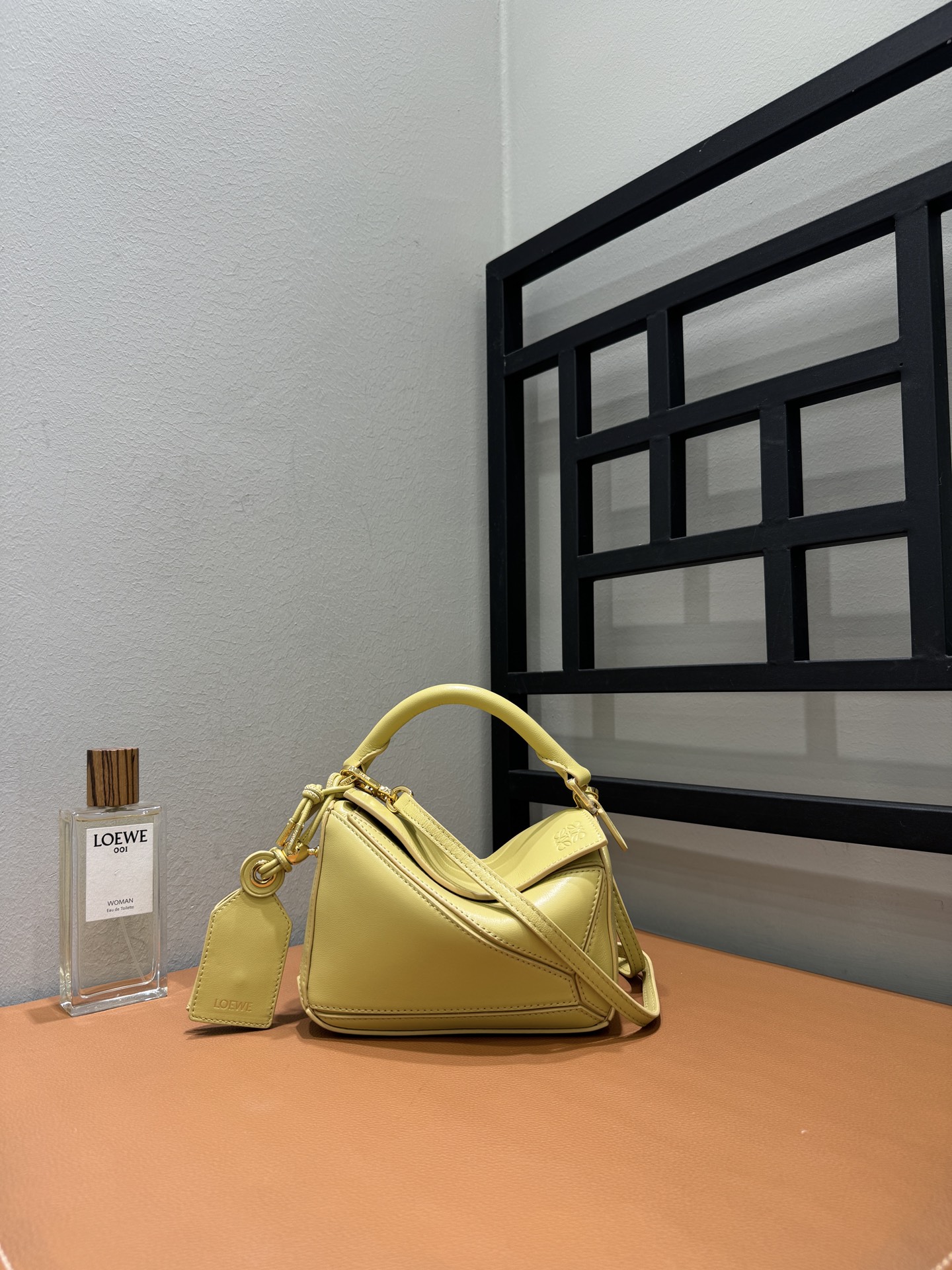로에베 미니 페더라이트 퍼즐 백 18*7.5*12.5cm