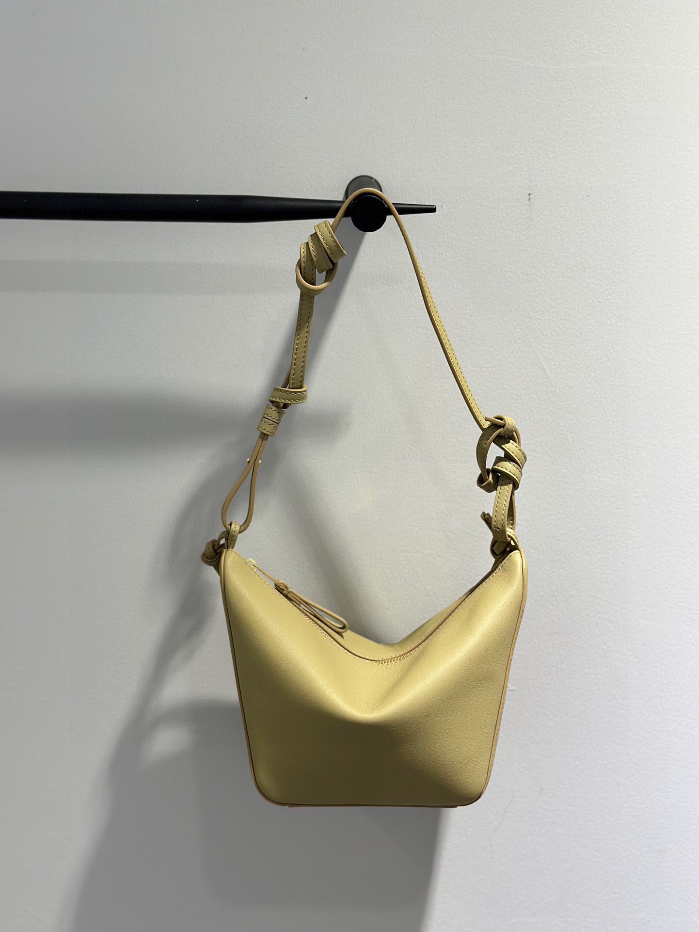 로에베 Hammock Hobo 28*17*9.5cm