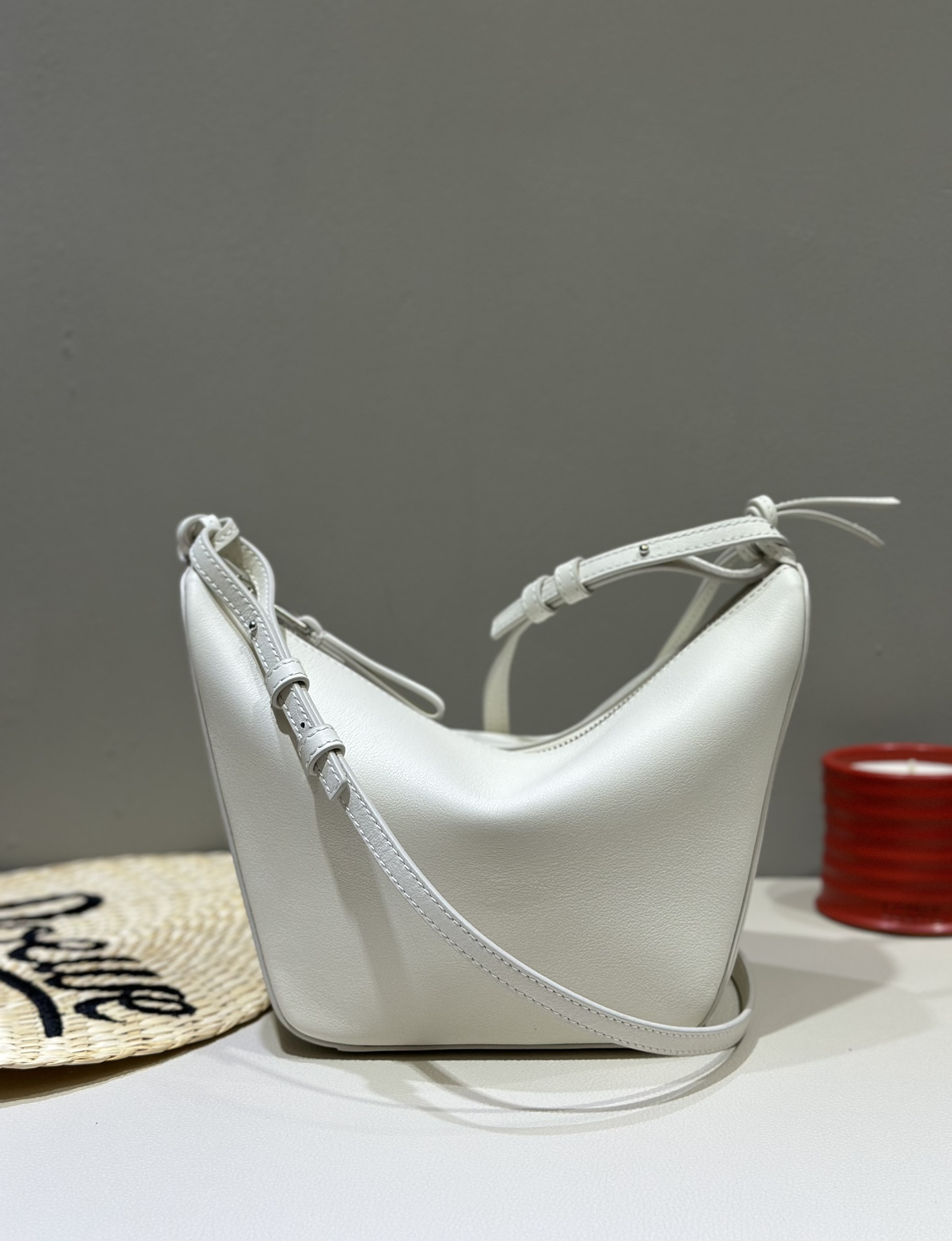 로에베 Hammock Hobo 28*17*9.5cm