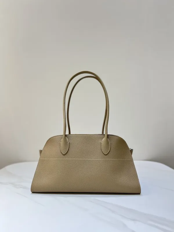 THE  ROW Margaux EW Shoulder 12  가죽 백  38x18x23cm