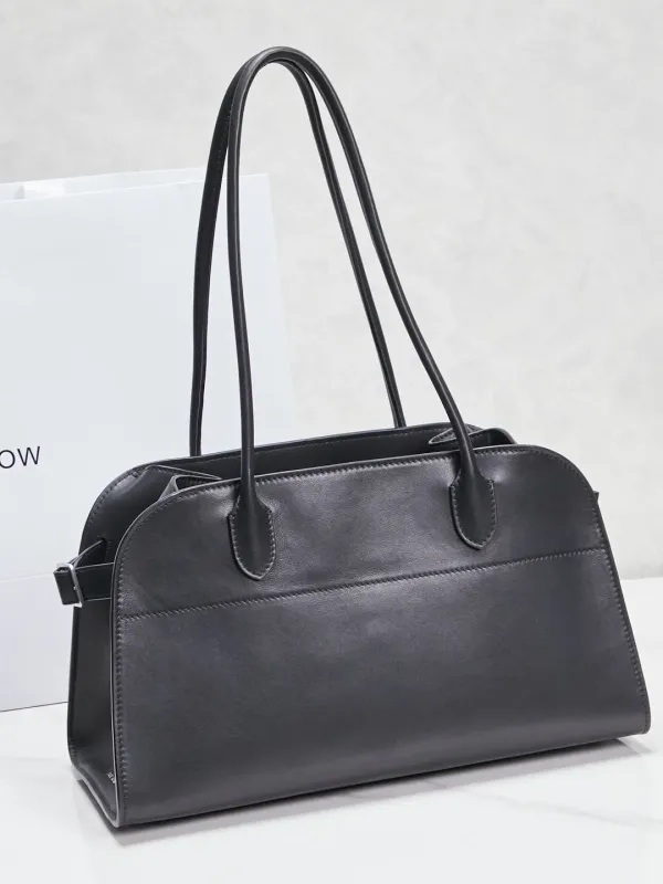 THE  ROW Margaux EW Shoulder 12  가죽 백  38x18x23cm