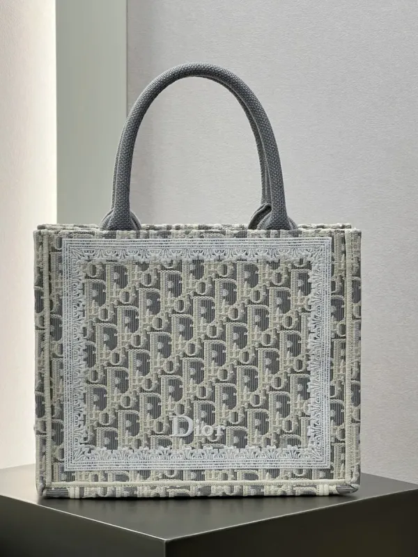 디올 북 토트 스트랩 백 스몰 M1404PEHT 26.5 x 22 x 14cm