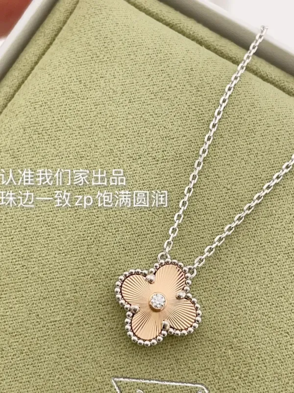 Van Cleef & Arpels 목걸이   925